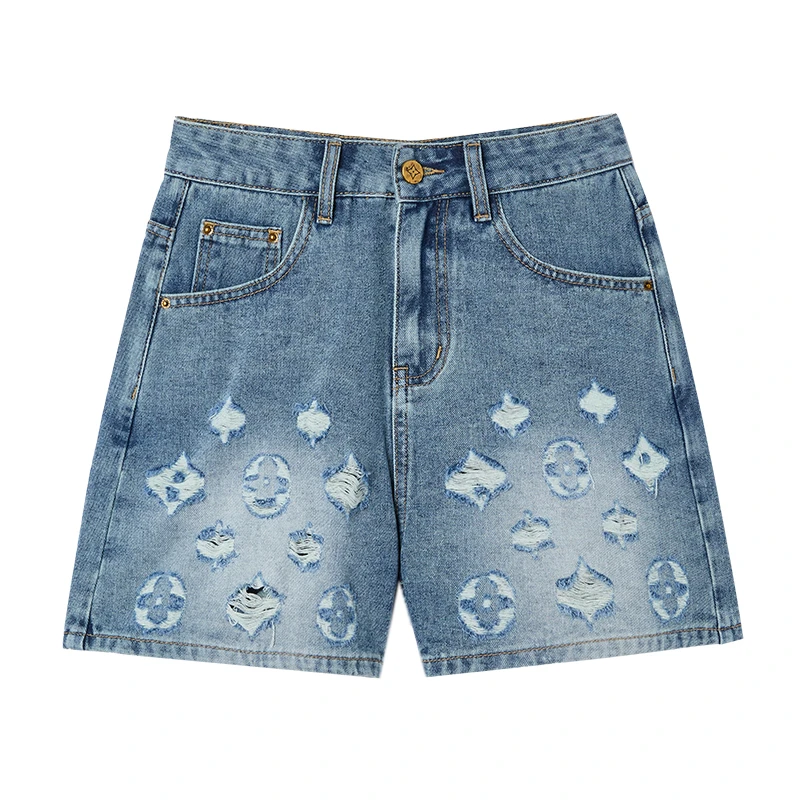 浅蓝色牛仔短裤破洞融合经典元素复古个性时髦百搭