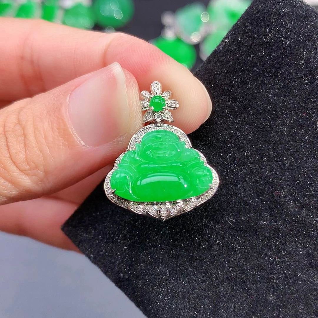 翡翠18K金镶嵌颈饰