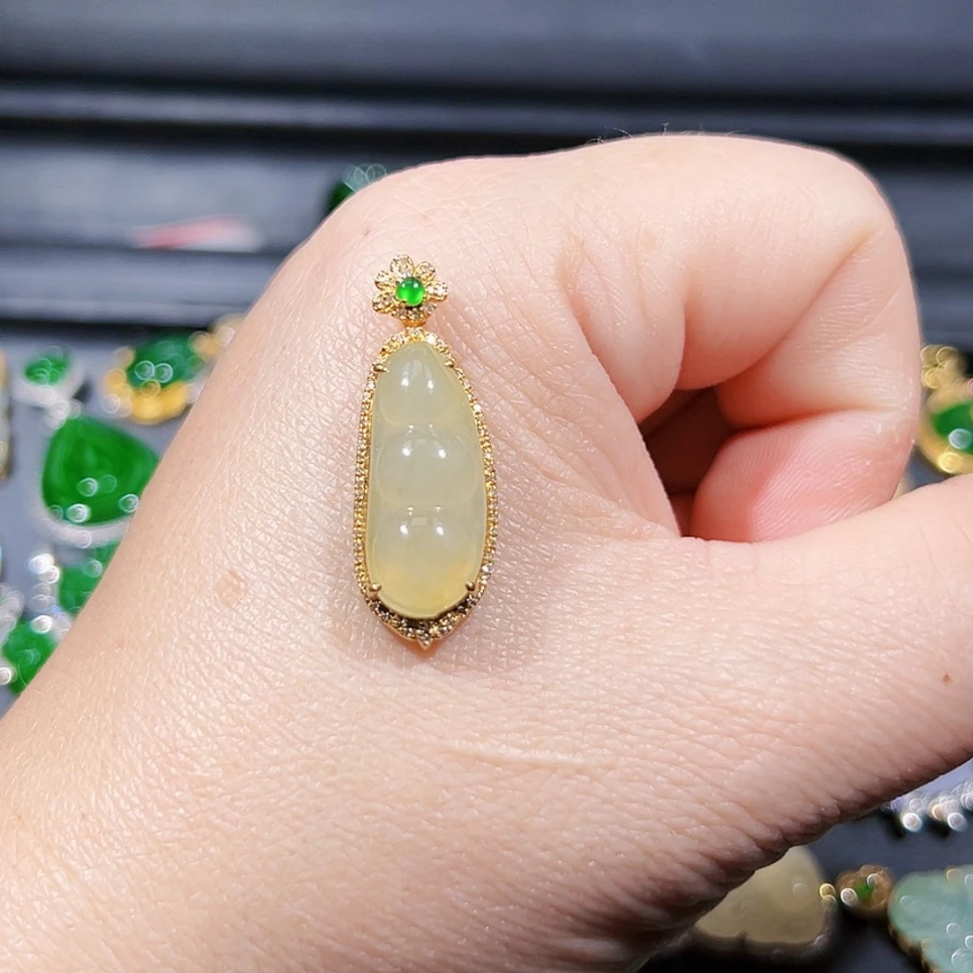 翡翠吊坠(不含链)18K金镶嵌