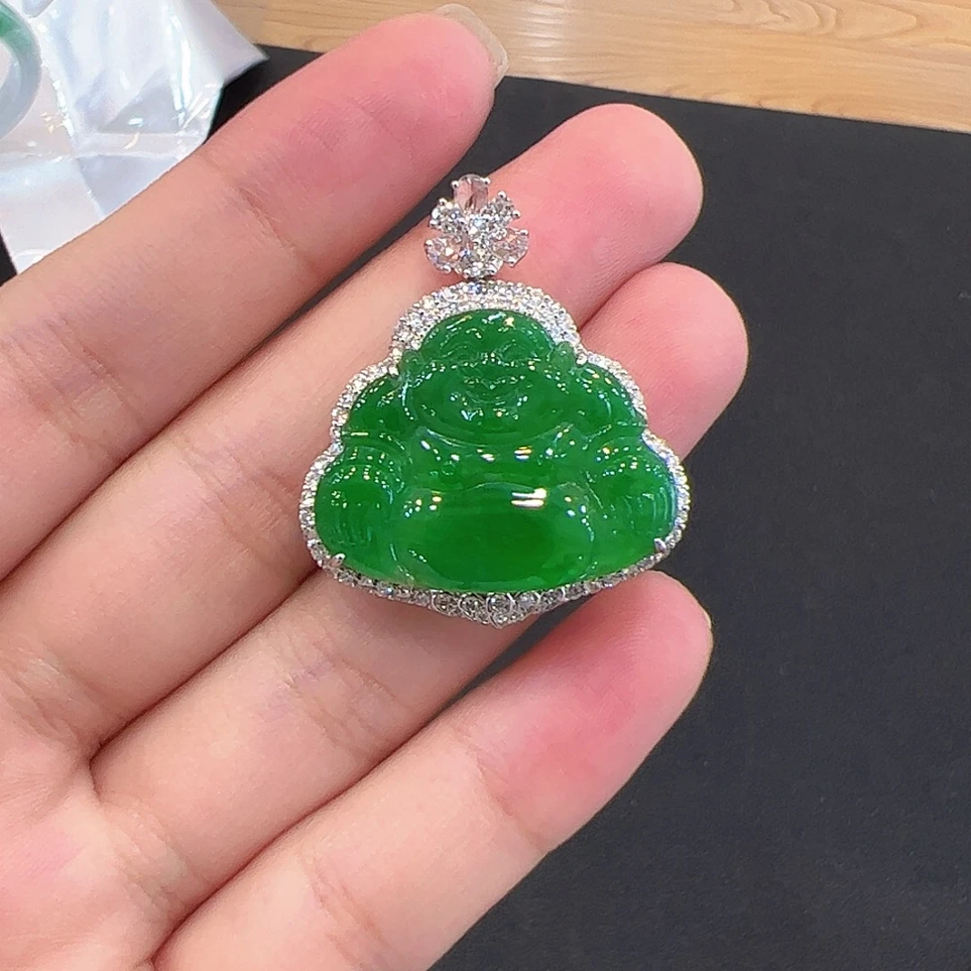 颈饰18K金镶嵌翡翠佛公