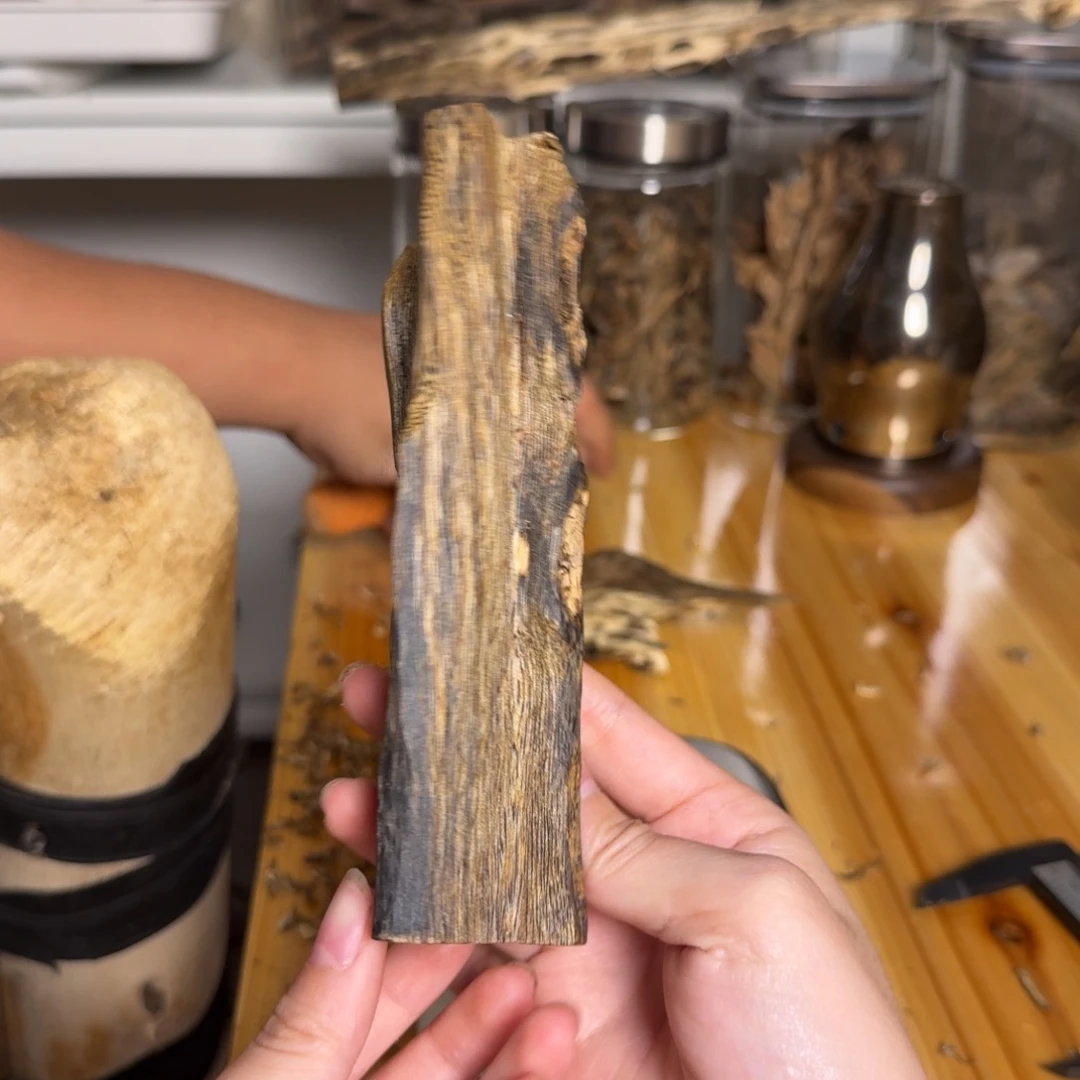 沉香白奇虫漏香52克