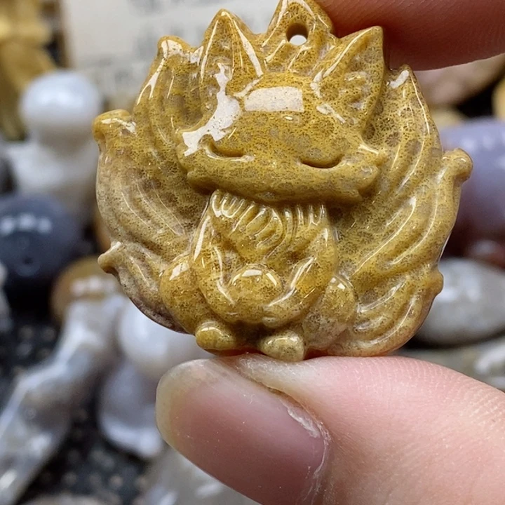 颈饰未镶嵌硅化珊瑚（珊瑚玉）小