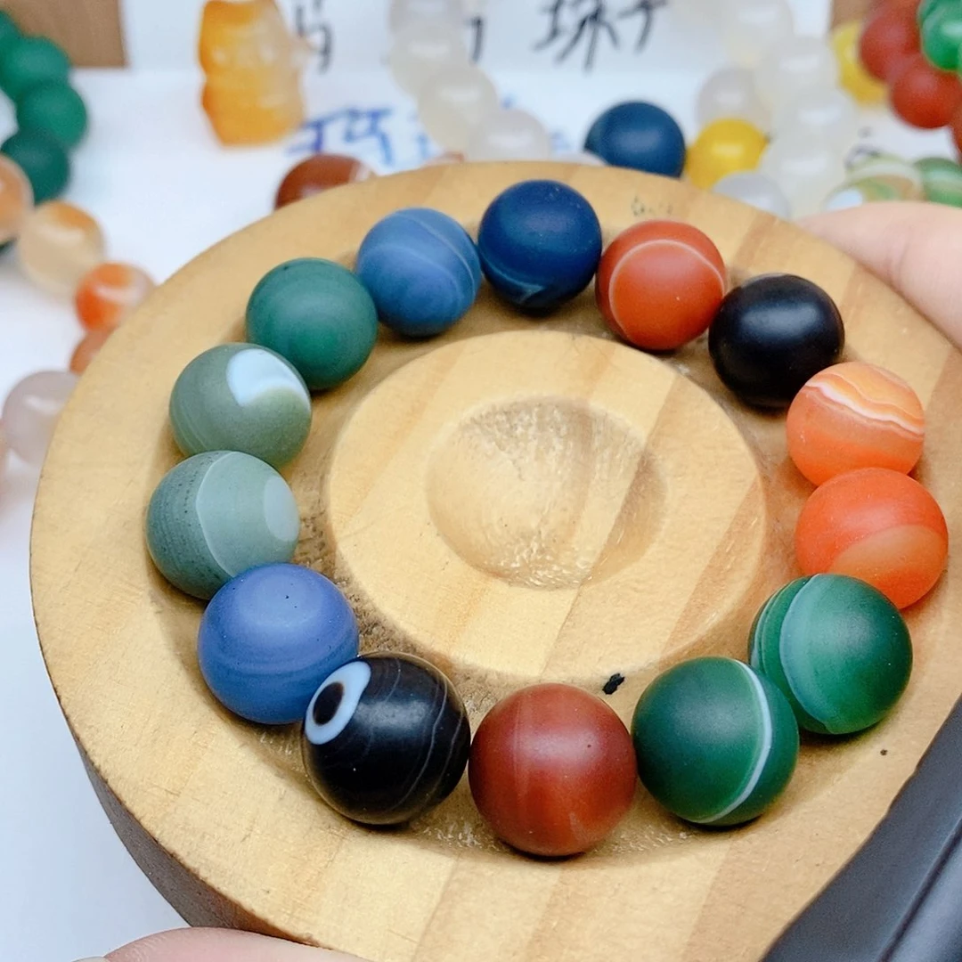 合金颈饰玛瑙/玉髓风****?