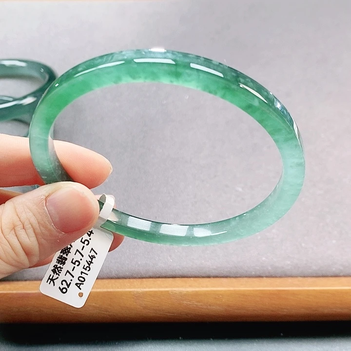 【闪购商品】翡翠手镯（圆镯）未镶嵌