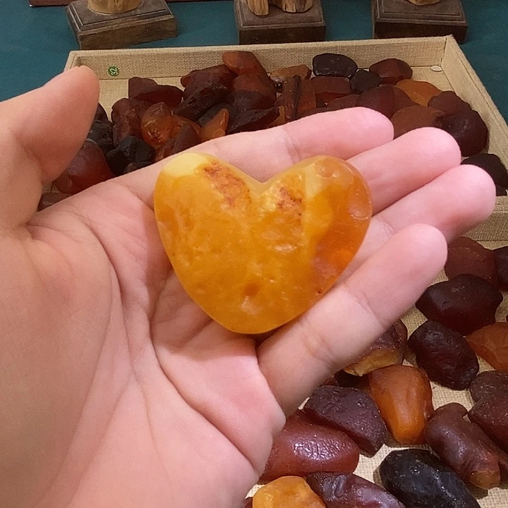 裸石琥珀未镶嵌蜜蜡