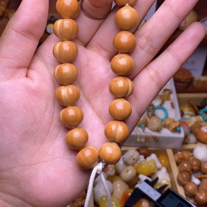 马***，吊坠猴头核桃14柯基小肥臀