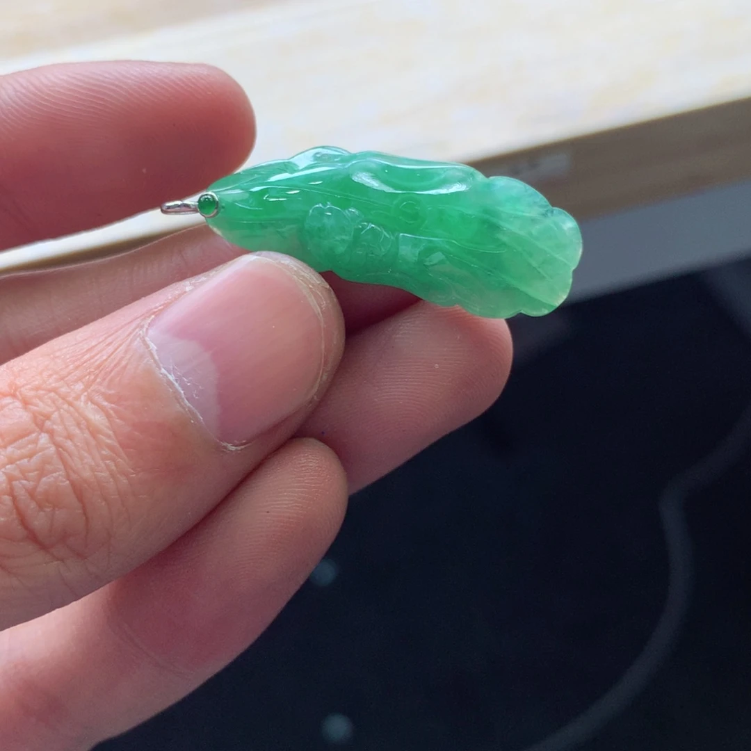 翡翠颈饰18K金镶嵌吊坠