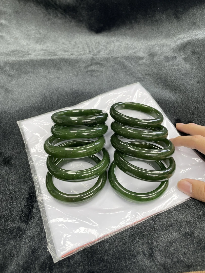 【小耿珠宝】和田碧玉手镯老料/0.8（多样性发其一）