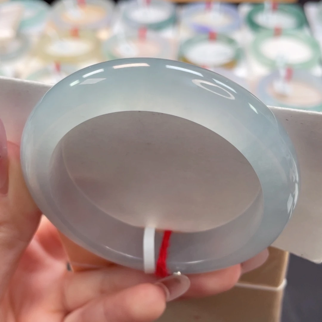 翡翠手镯未镶嵌55厚庄 货头水润透亮淡蓝底23号