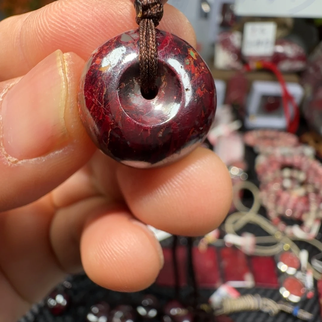 天然辰砂朱砂原矿吊坠