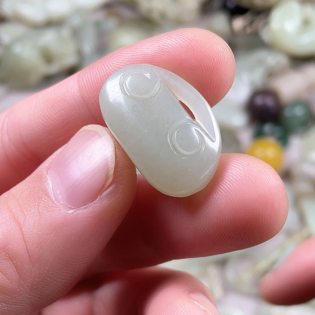 和田玉（糖玉）颈饰未镶嵌