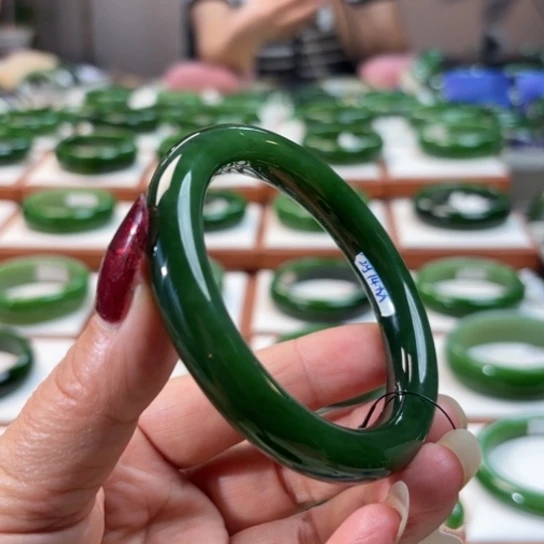 和田玉（碧玉）手镯未镶嵌呼*