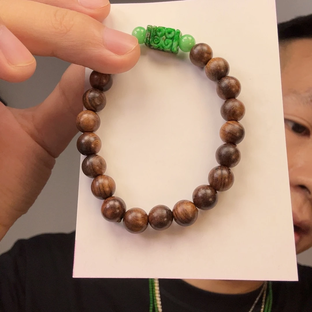 未镶嵌挂件翡翠一件