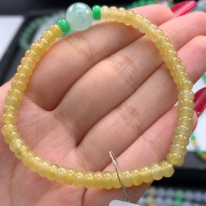 翡翠手镯未镶嵌翡翠