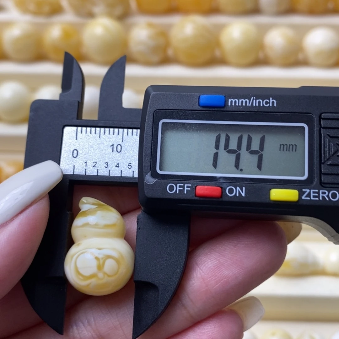 琥珀未镶嵌珠宝奇石顺**然