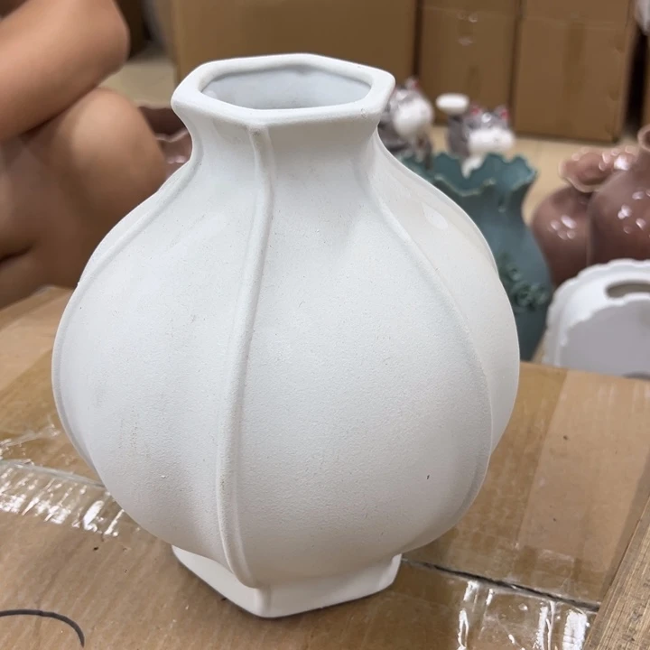 瓷片陶瓷。。。。。。。。。。。。。。。。