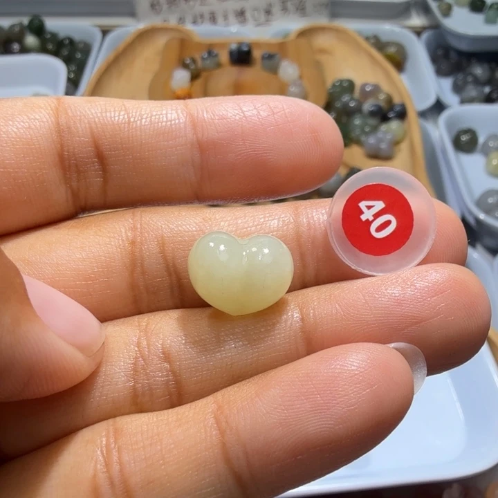 和田玉未镶嵌珠宝半成品