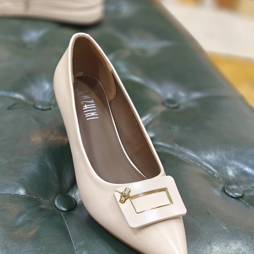 单鞋气质尖头小粗跟百搭时尚真皮跟鞋低跟女鞋