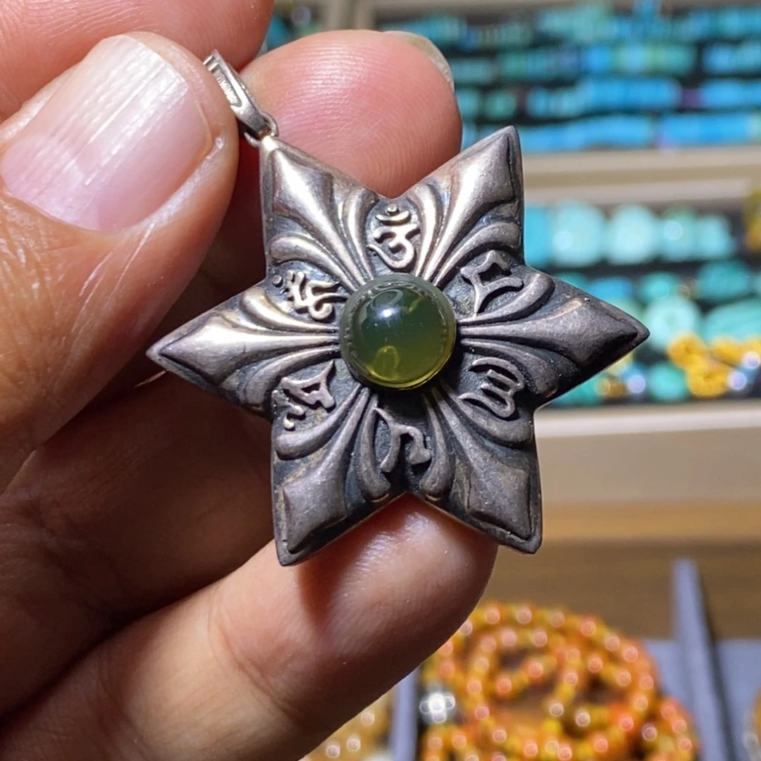 琥珀未镶嵌裸石配饰