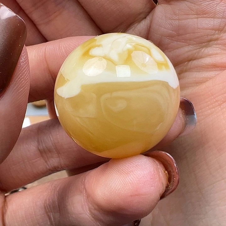 蜜蜡未镶嵌珠宝奇石