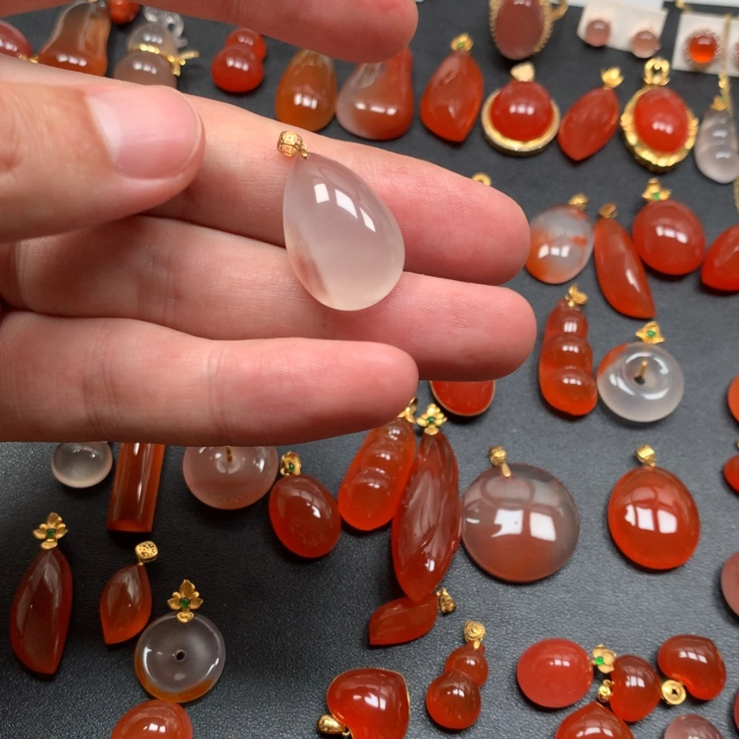 南红玛瑙未镶嵌颈饰