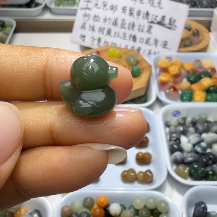 和田玉未镶嵌珠宝奇石