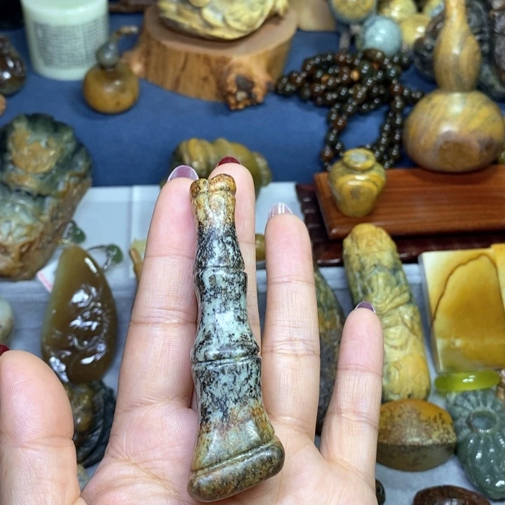 岫岩河磨玉（透闪石质玉）特价未镶嵌