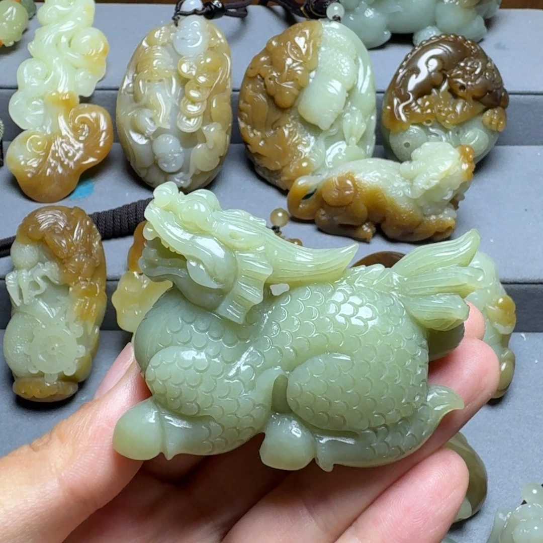 和田玉未镶嵌颈饰