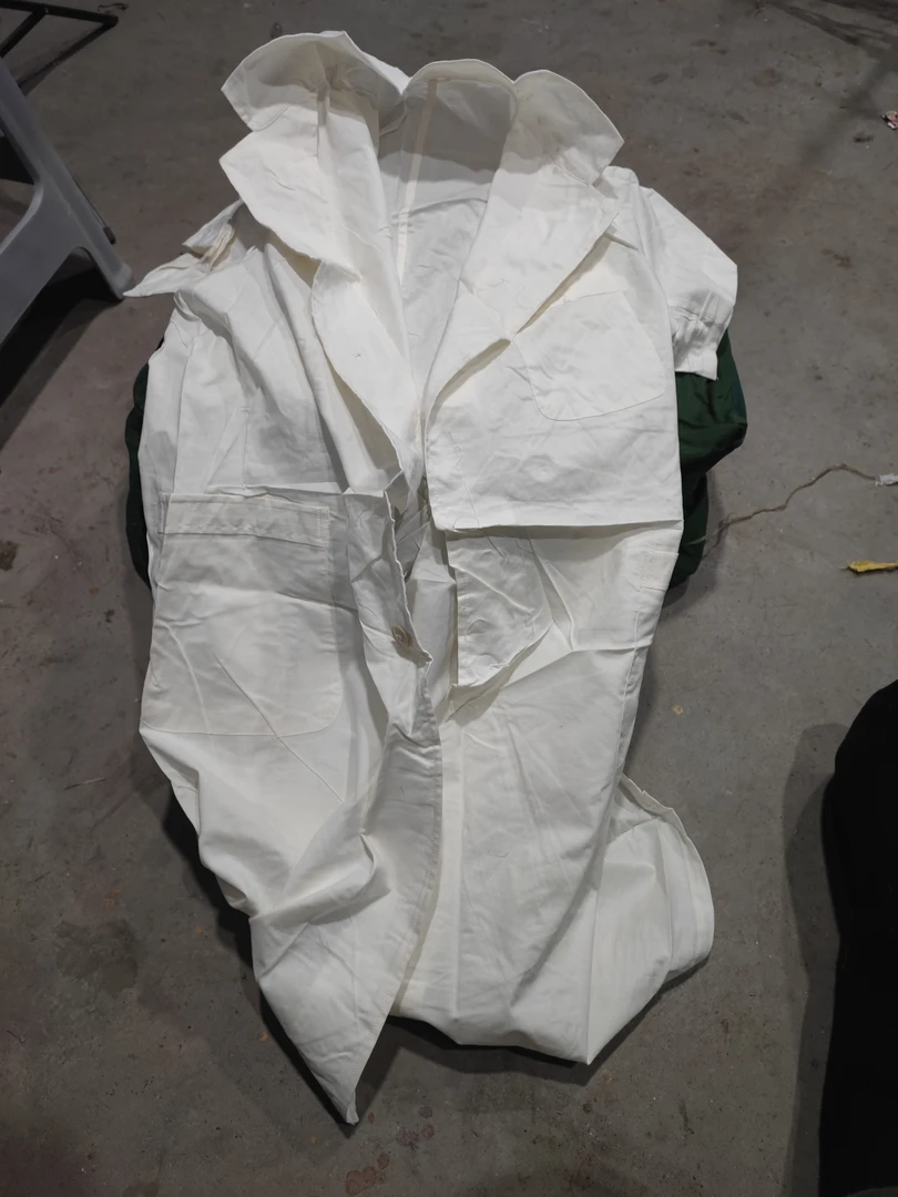 白色棉衬短袖长款上衣大挂