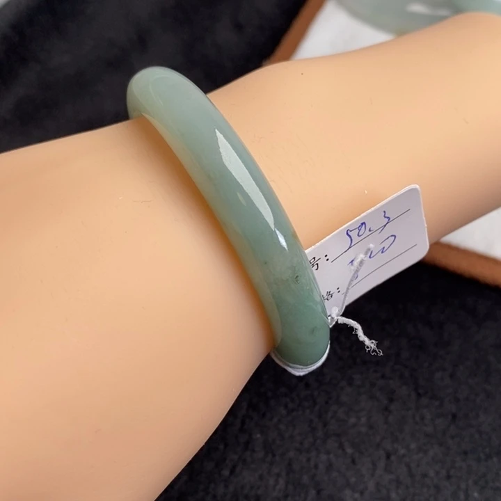 翡翠未镶嵌手镯（贵妃镯）75346050