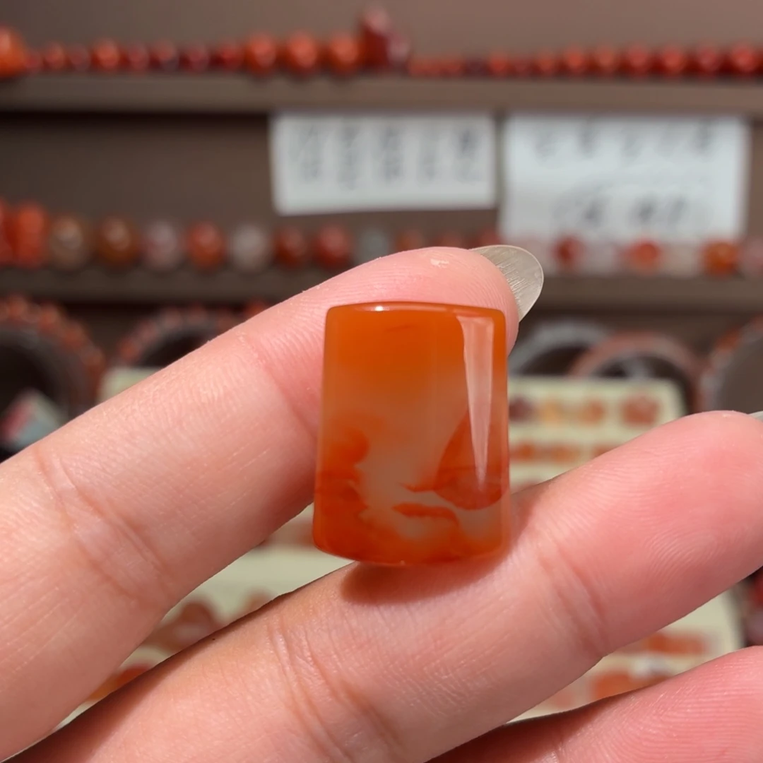 南红玛瑙未镶嵌川料无事牌