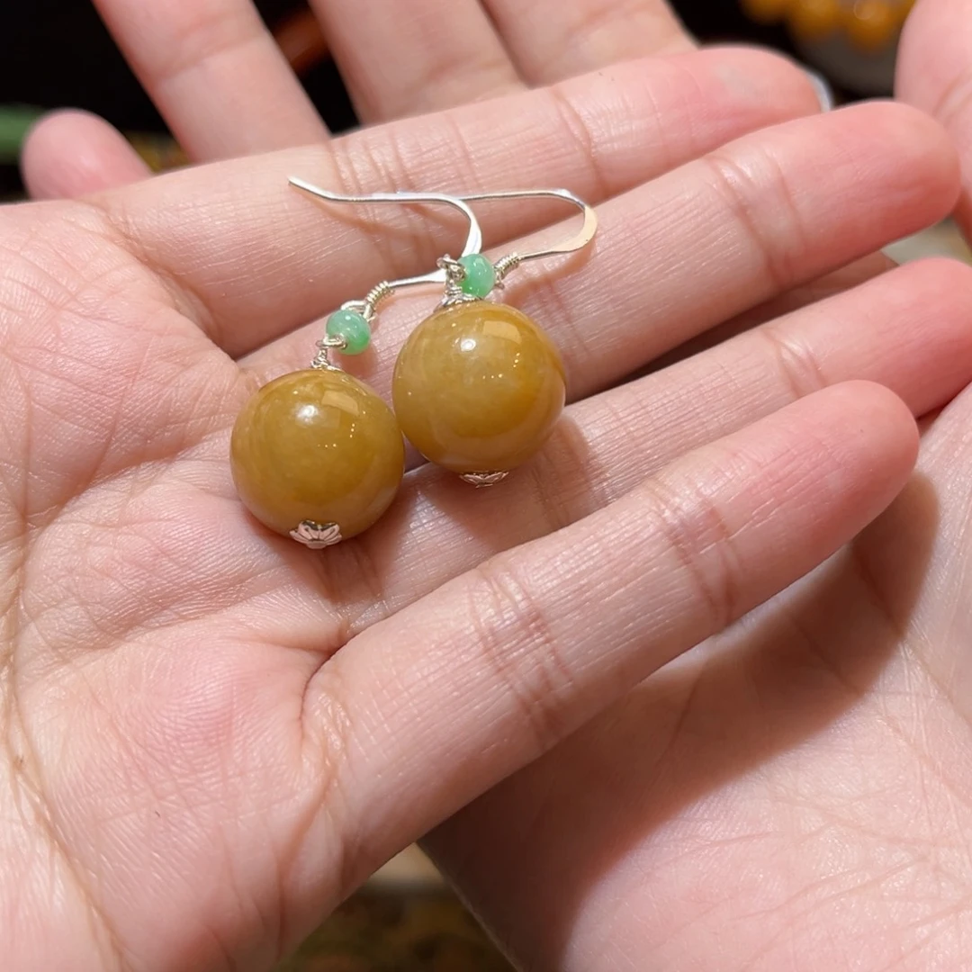 翡翠未镶嵌颈饰待编织