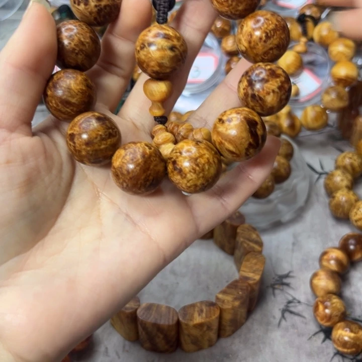 乌***鲨松木木雕款2.0手串