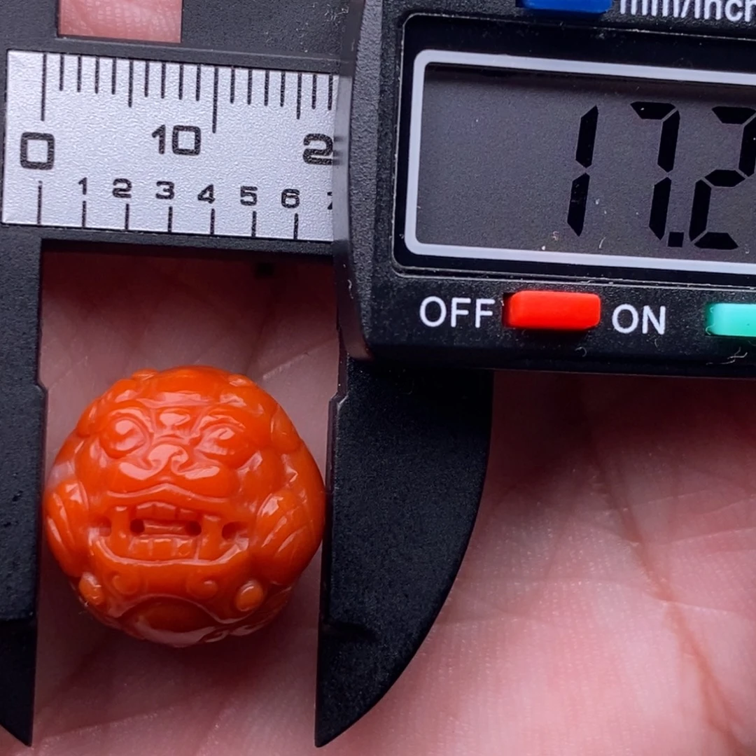 南红玛瑙未镶嵌配饰有瑕疵