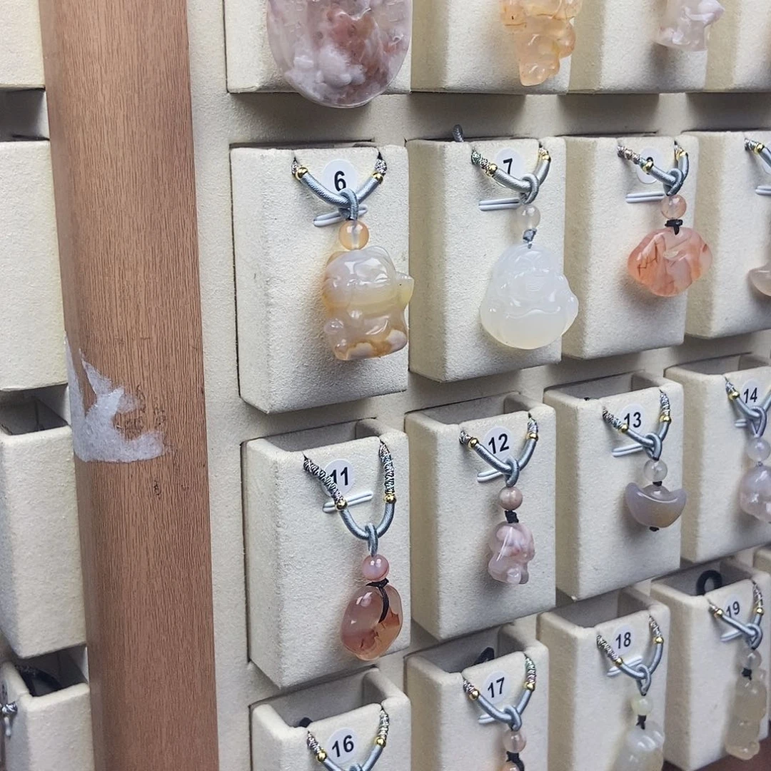 石英质玉吊坠(不含链)未镶嵌静**春