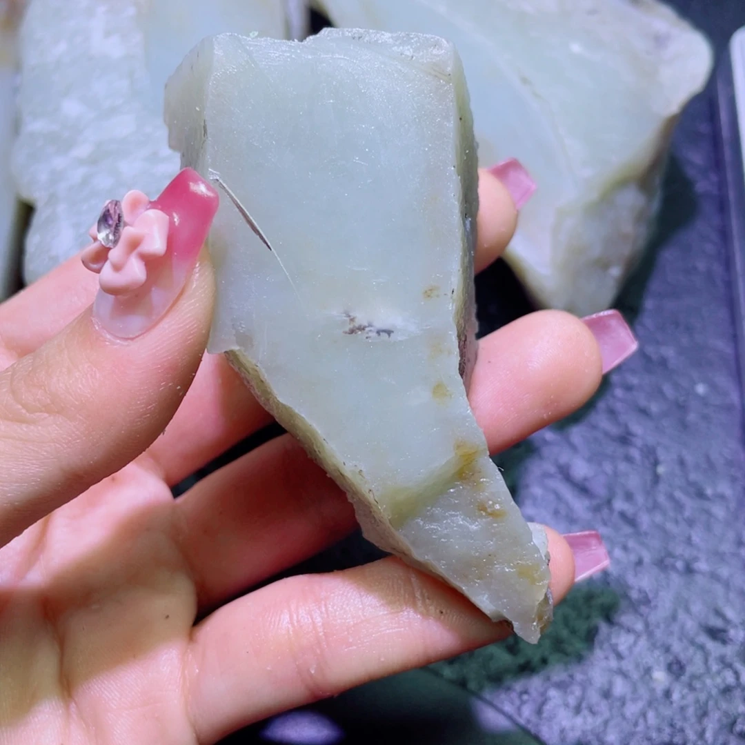 和田玉未镶嵌珠宝半成品