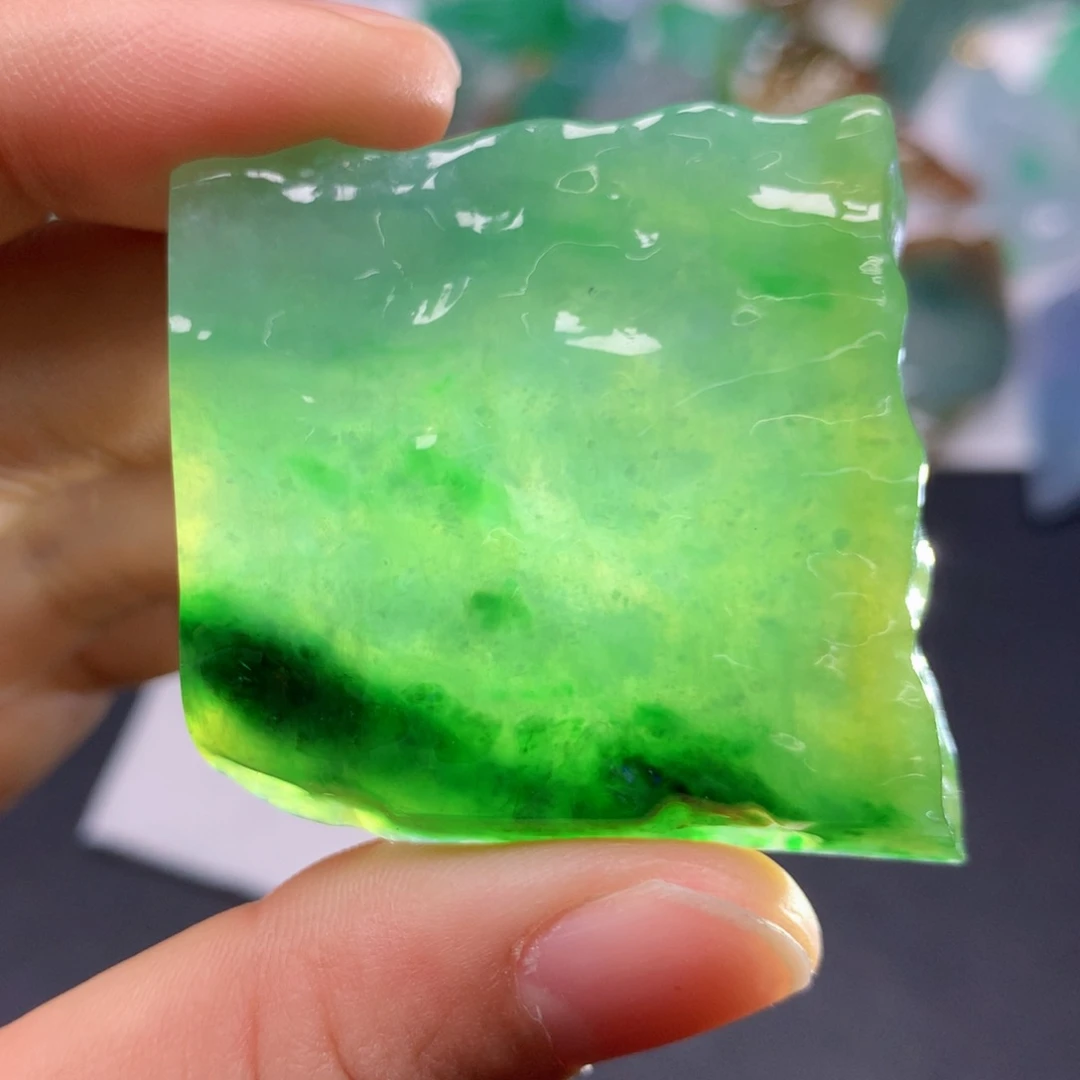 【闪购商品】翡翠吊坠(不含链)未镶嵌