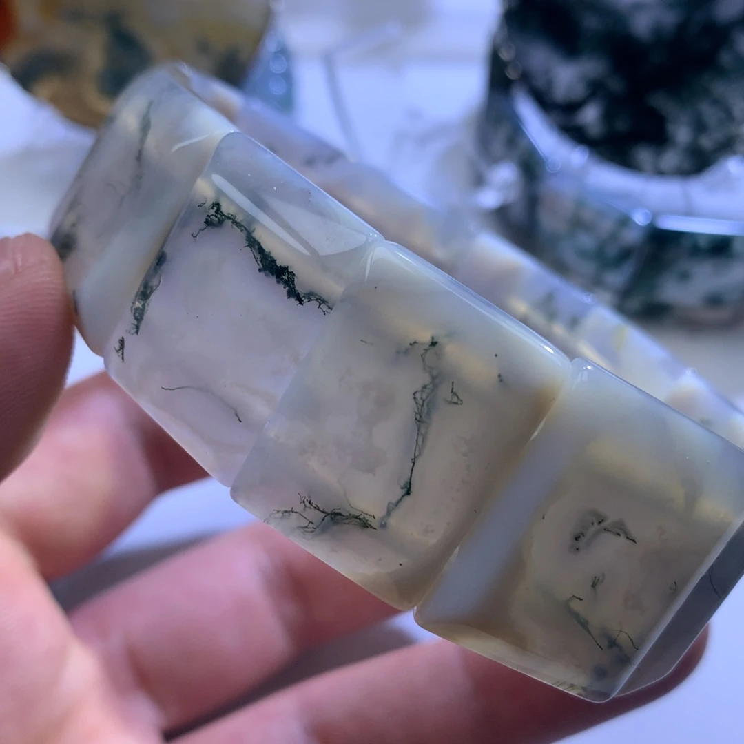 玛瑙/玉髓颈饰未镶嵌雾*