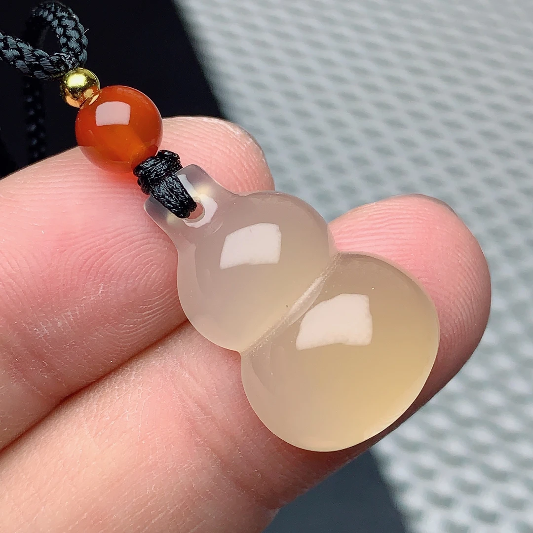 天然玛瑙玉髓香槟色一刀切葫芦吊坠玉石项链挂件23.8/15.3/8mm
