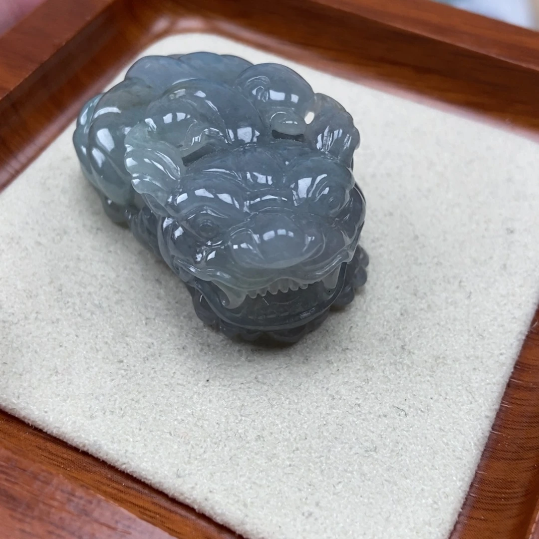 翡翠未镶嵌颈饰如意貔貅吊坠
