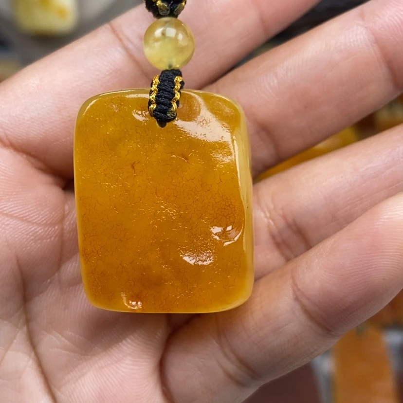 【闪购商品】琥珀颈饰未镶嵌