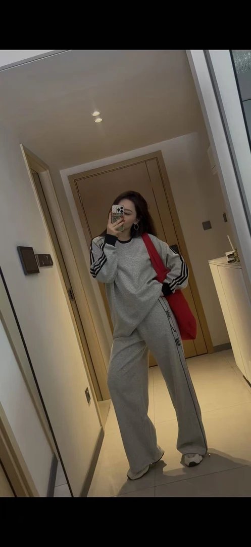 秋季必备的浅灰色宽松版女人时尚卫衣【29】