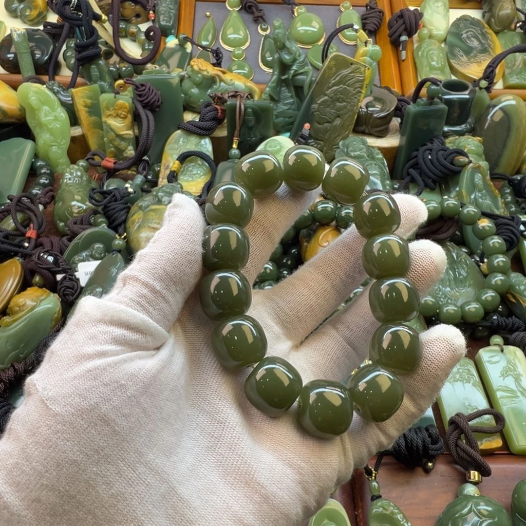 一***W岫岩老玉（透闪石质玉）未镶嵌手链