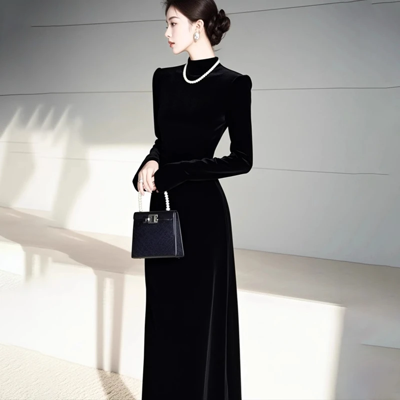 法式高级感黑色金丝绒连衣裙女2025新款秋冬高端轻奢气质显瘦长裙