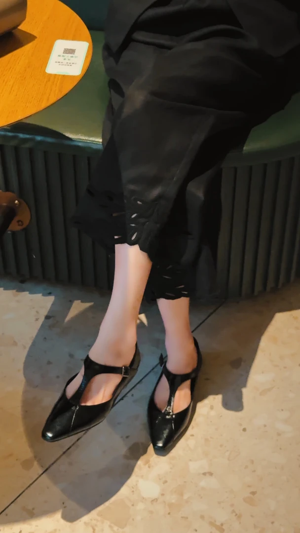 头层牛皮软底粗跟T型带玛丽珍单鞋 QL103201