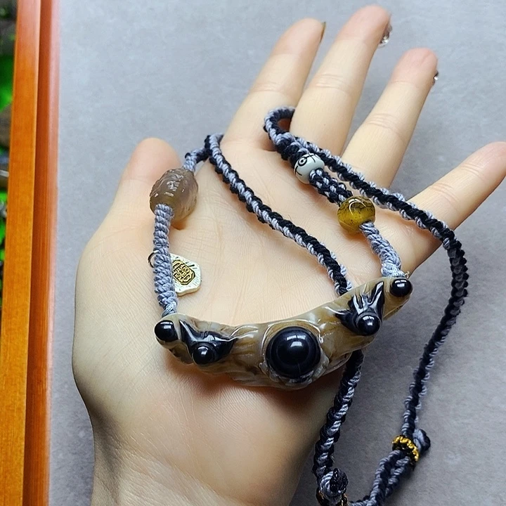 未镶嵌颈饰玛瑙/玉髓