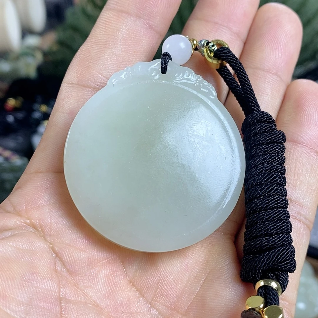 和田玉未镶嵌颈饰赢**下