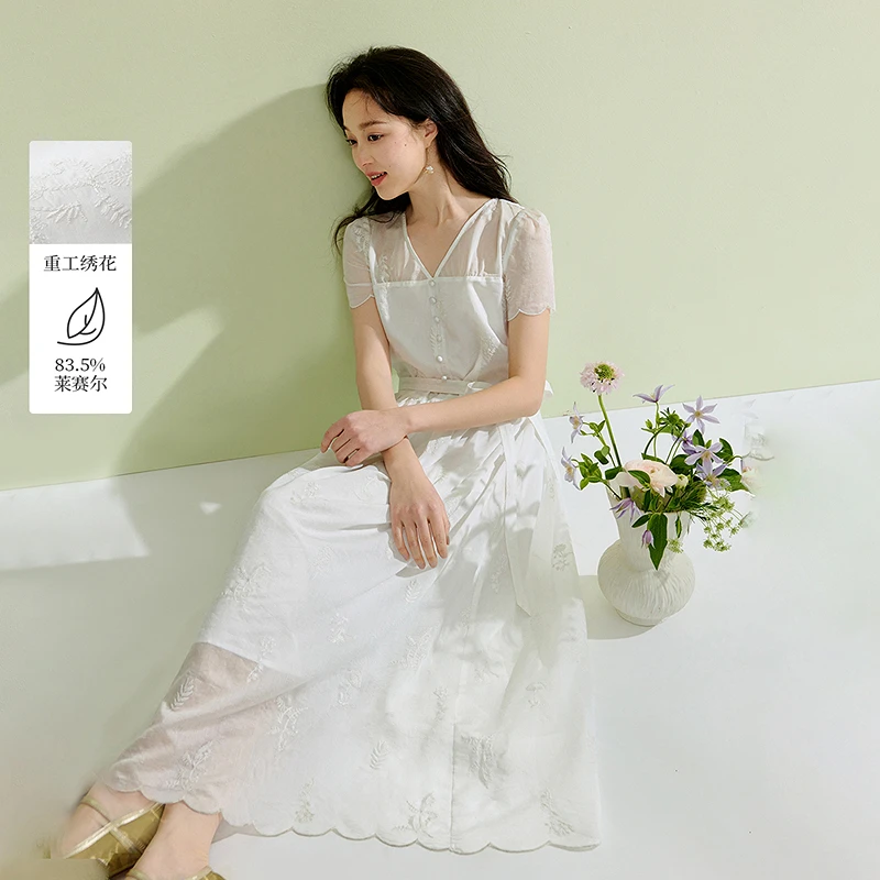 【品牌专柜】茵曼莱赛尔刺绣连衣裙法式V领泡泡袖中长裙18525589