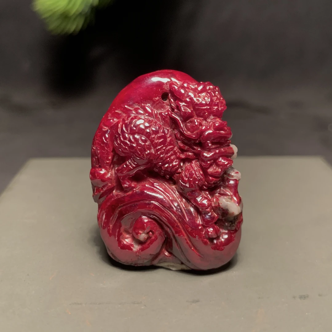 天然辰砂精品原矿精雕麒麟挂件男女款全透