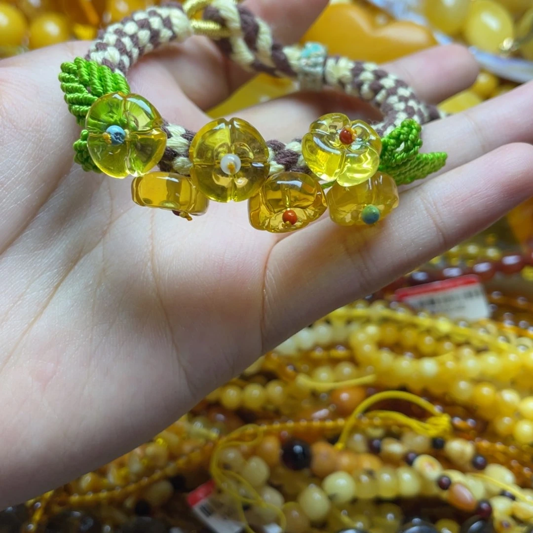 未镶嵌琥珀珠宝奇石